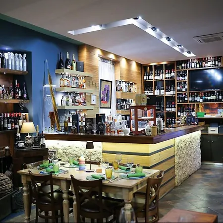 Luxury La Spelunca *