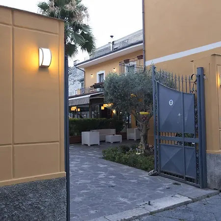 Luxury La Spelunca *